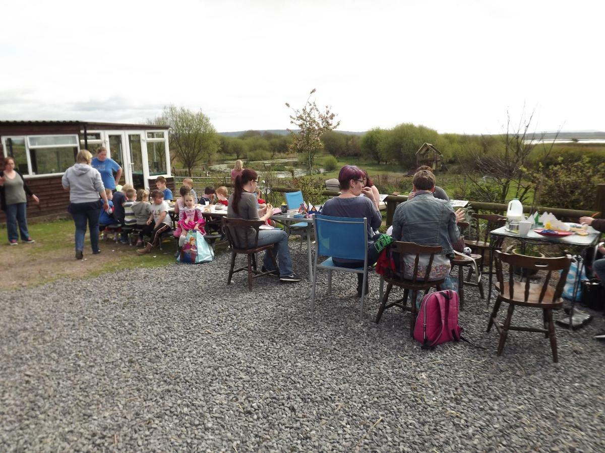 Marsh Water Ponds Fishery Villa Kidwelly Exterior photo